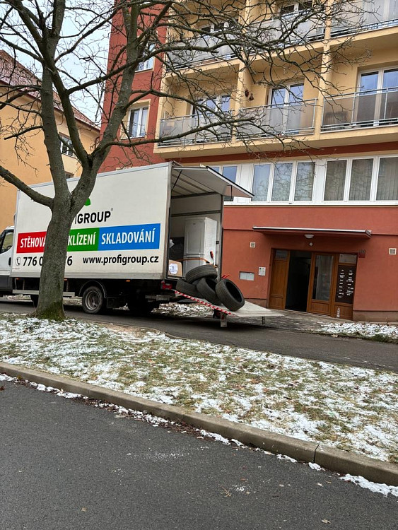 Nárok na stěhování a placené volno 